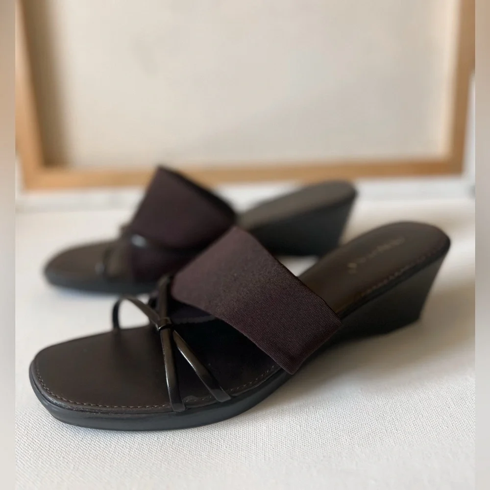 VINTAGE 90s Y2K Contessa Strappy Slip On Sandals with Wedge 8 - Picture 1 of 5